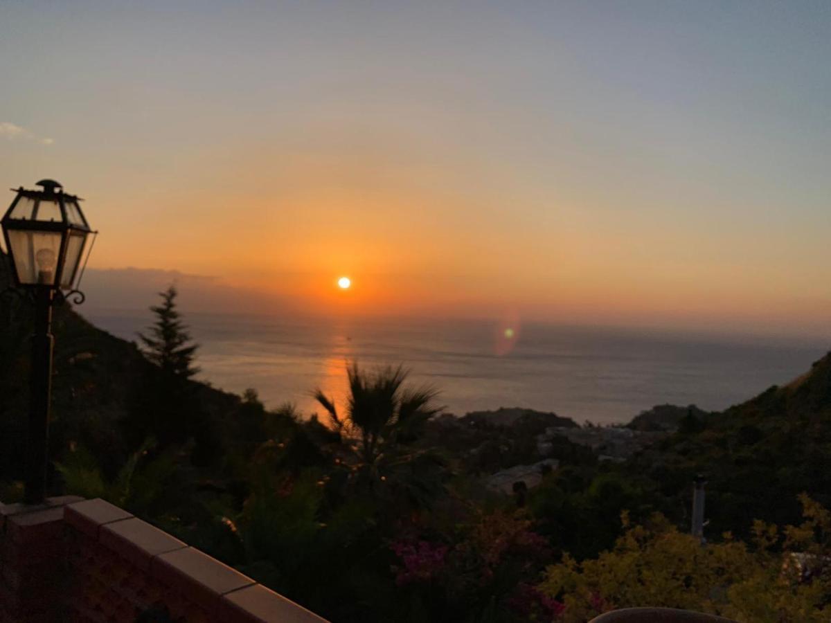 Casa Dei Sogni Taormina Bed and Breakfast Buitenkant foto
