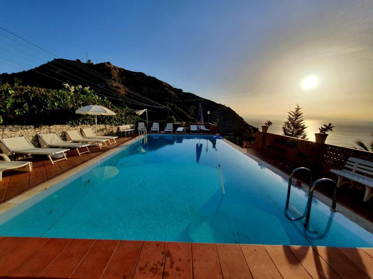 Casa Dei Sogni Taormina Bed and Breakfast Buitenkant foto