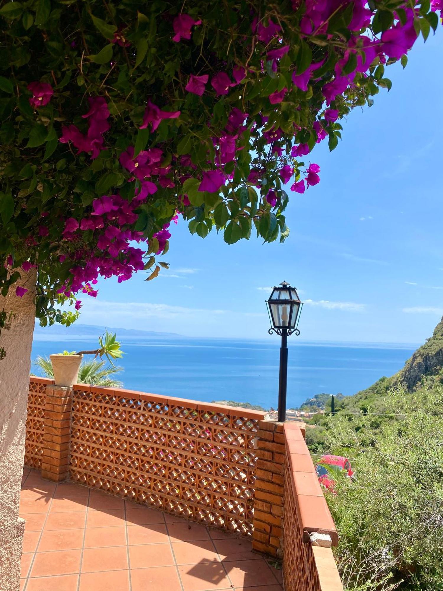 Casa Dei Sogni Taormina Bed and Breakfast Buitenkant foto